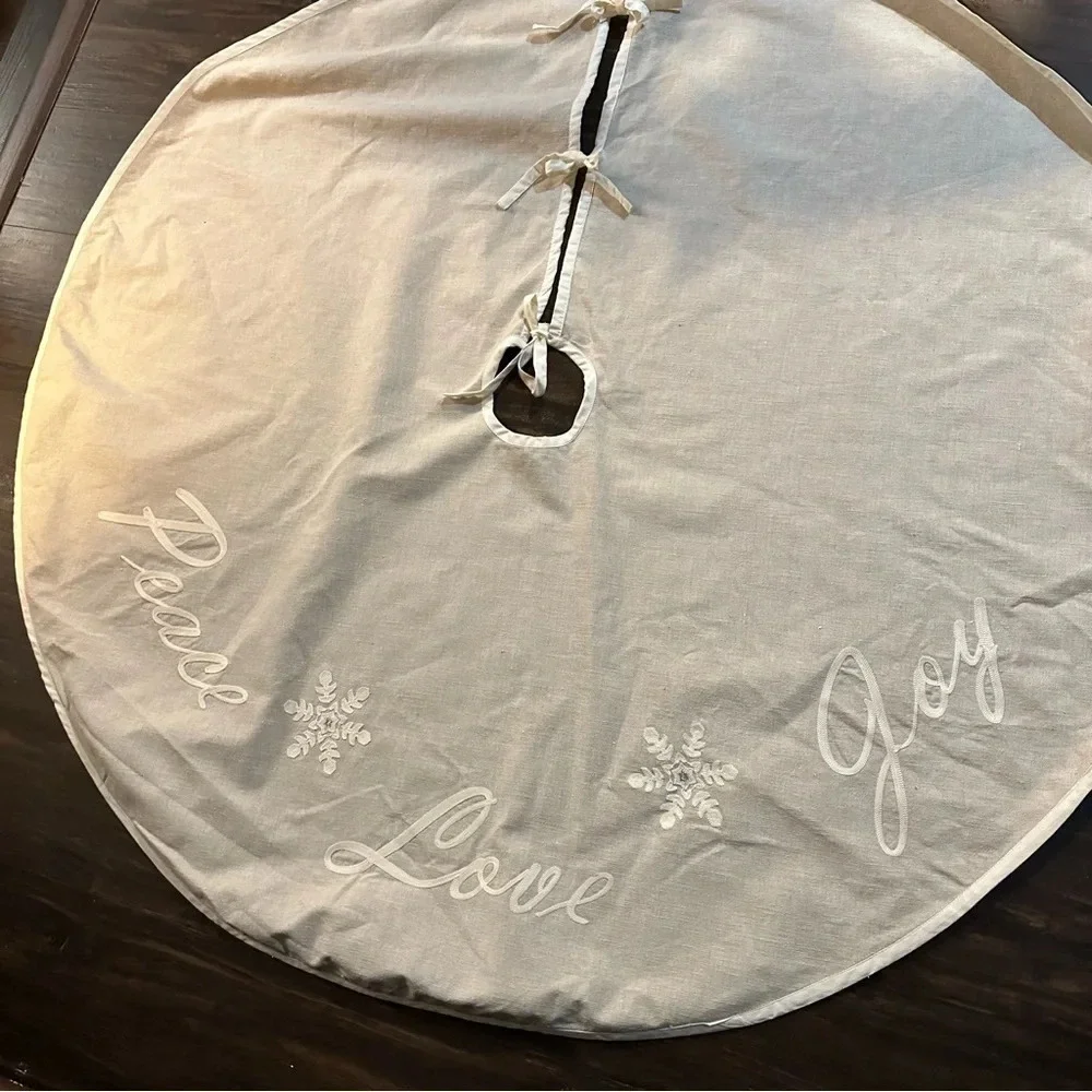 Christmas Tree Skirt, Peace Love Joy design